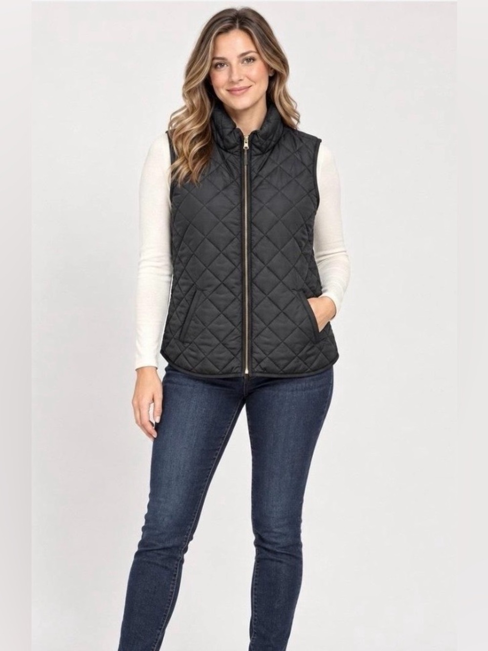 Old Navy Women’s Quilted Puffer Vest Black Size Small Gold Zip Pockets Casual